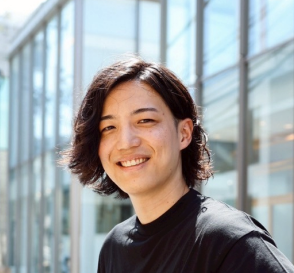 代表 小川 靖人